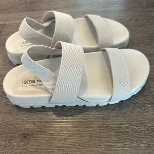Steve Madden Women’s Sandals Size 7 in Color Bone